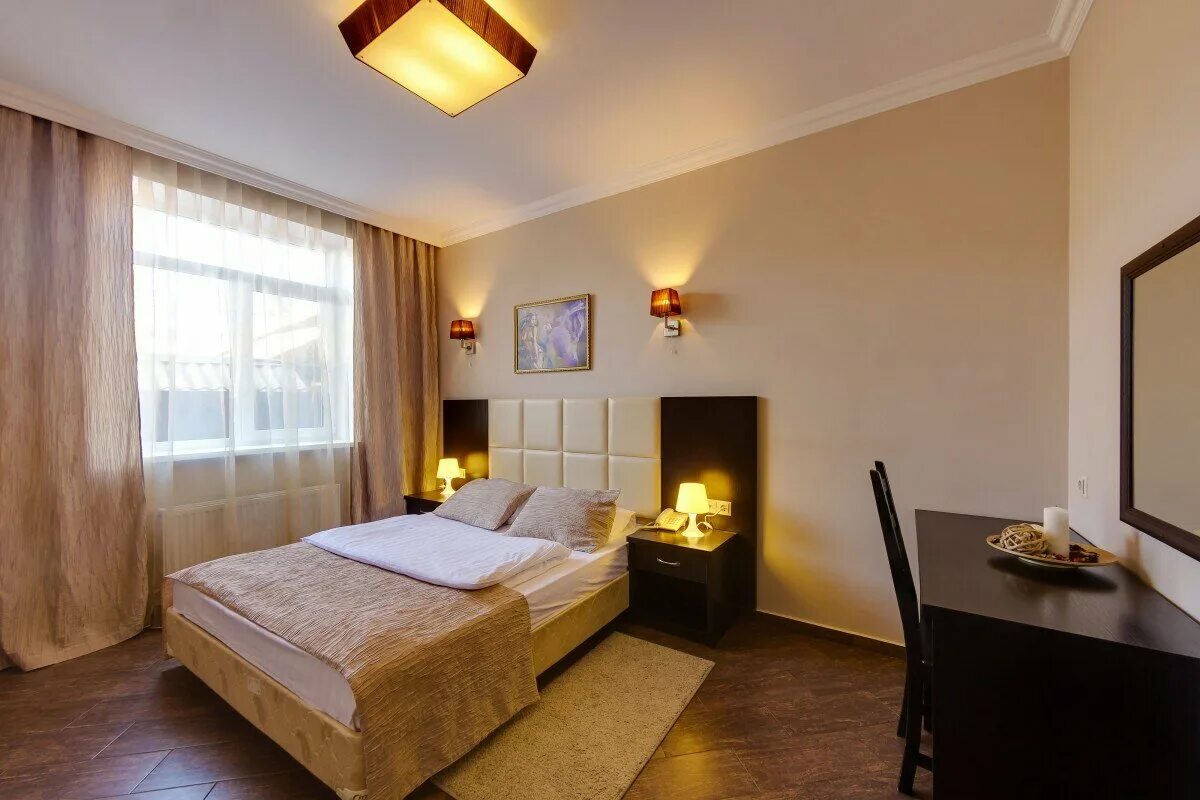 интерьер гостиной со столом и стульями. стол mk-1217-es. мебель в столовую комнату. мебель эсмеральда гостиная. обеденная группа (стол mk-1607iv стул mk-1698-iv 4 шт.