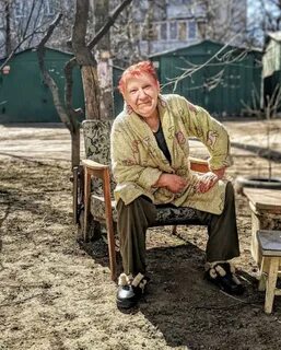 Наша бабушка человек увлекающийся она каждый
