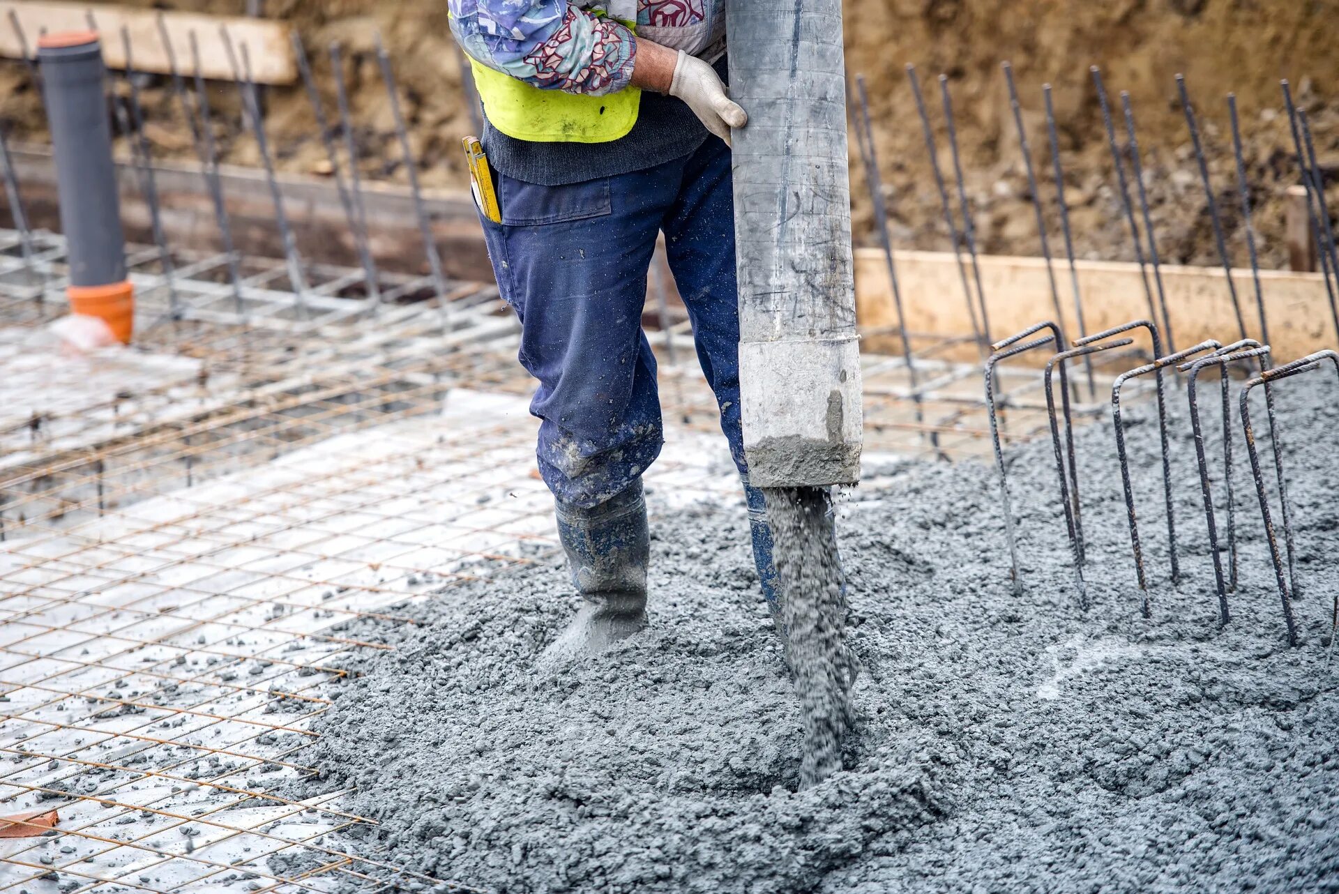 Бетонно строительные работы. Concrete бетон Cement. Стройка бетон. Заливка бетона. Бетон для фундамента.