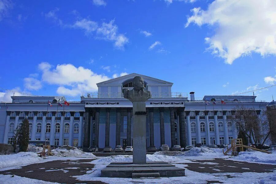 Культурный центр ленина. Дворец культуры имени в. и. Ленина (Пермь). Дворец имени Ленина Пермь. КДЦ Мотовилиха Пермь. ДК Ленина Волгоград.