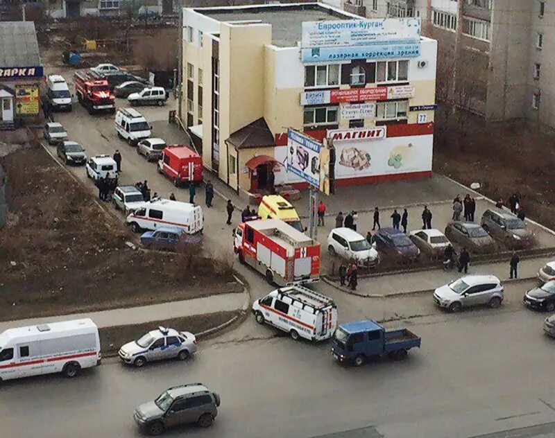 Обрушилось здание Альфа базы в Кургане. Типичный Курган. В Кургане обрушился торговый центр. Обрушение супермаркета.