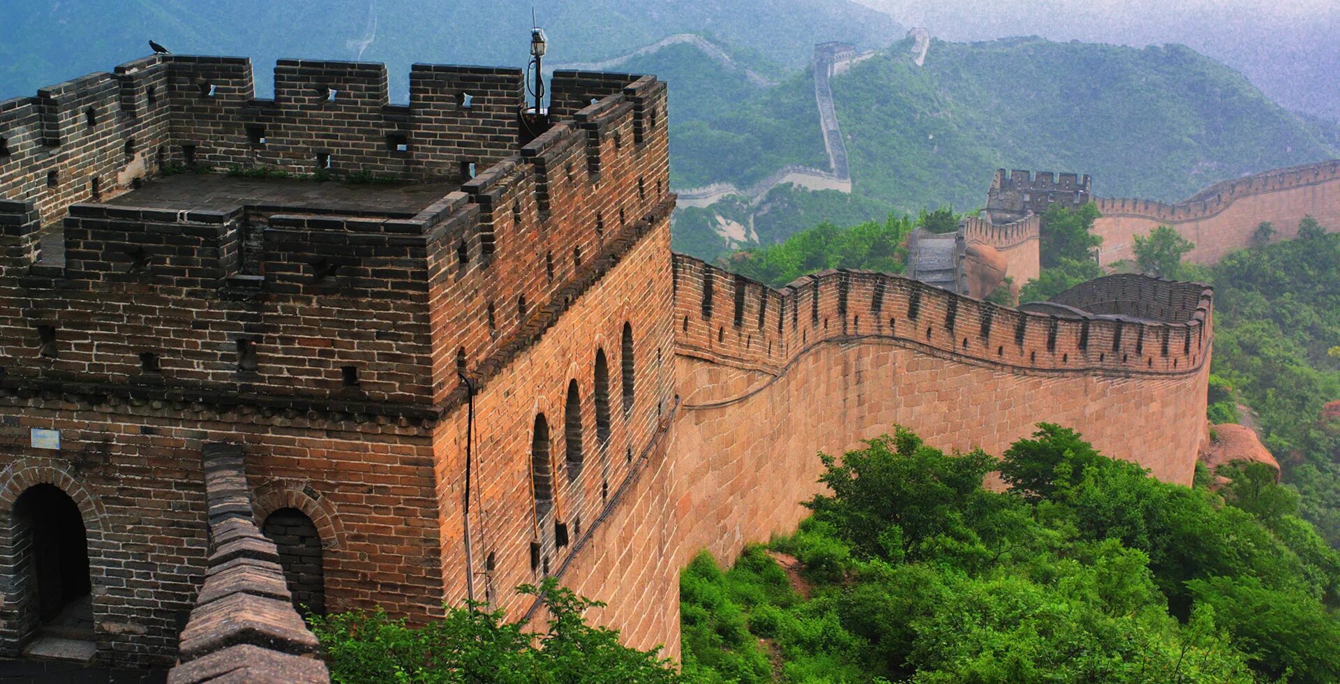Сколько лет великий стене. Семь чудес света Великая китайская стена. Великая китайская стена башни. 7 Чудес света китайская стена. Великая китайская стена Цинь Шихуанди.