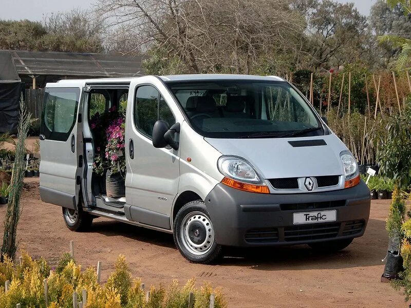 Трафик купить россии. Рено трафик 2006. Renault Trafic II 2006. Рено трафик 2001. Рено трафик 4.