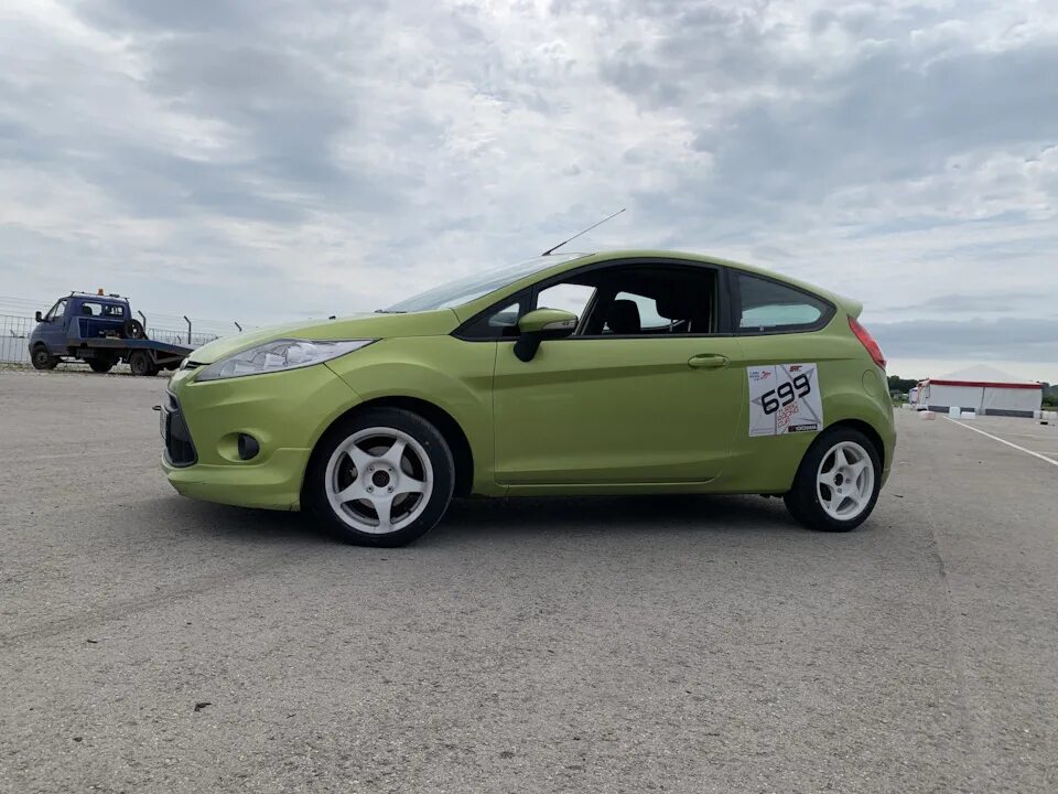 Ford fiesta разболтовка. Форд фиеста разболтовка колес r15. Ford fiesta 2007. Диски форгед р14. Ford fiesta разболтовка.