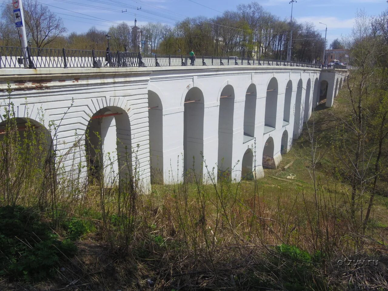 Мостовой калуга. Понтонный мост новомичуринск. Каменный мост калуга. Понтонный мост на оке калуга. Мостовой калуга.