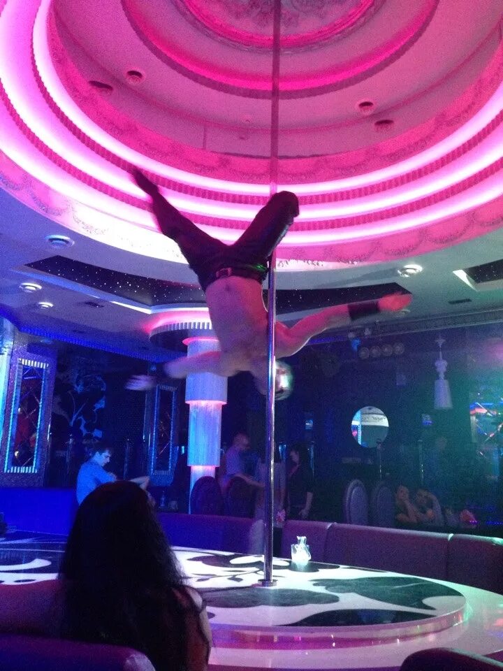 Клуб грейс. Грейс нижневартовск. Грейс нижневартовск. Грейс нижневартовск. Ночной клуб нижневартовск grace.