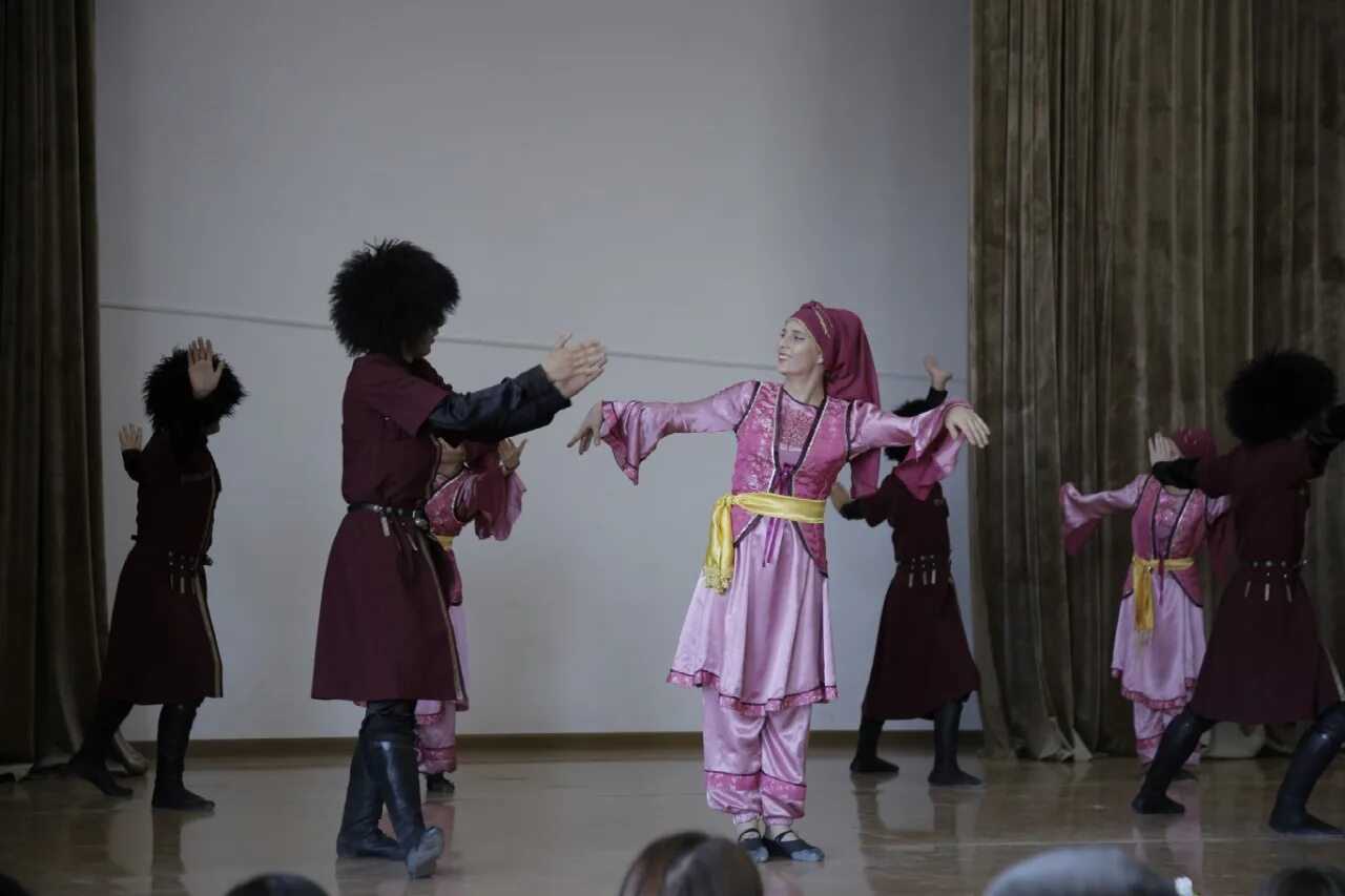 колледж экономики дербент. кэмп дербент колледж. директор колледжа экономики и права дербент. колледж экономики дербент. колледж мчс дербент.