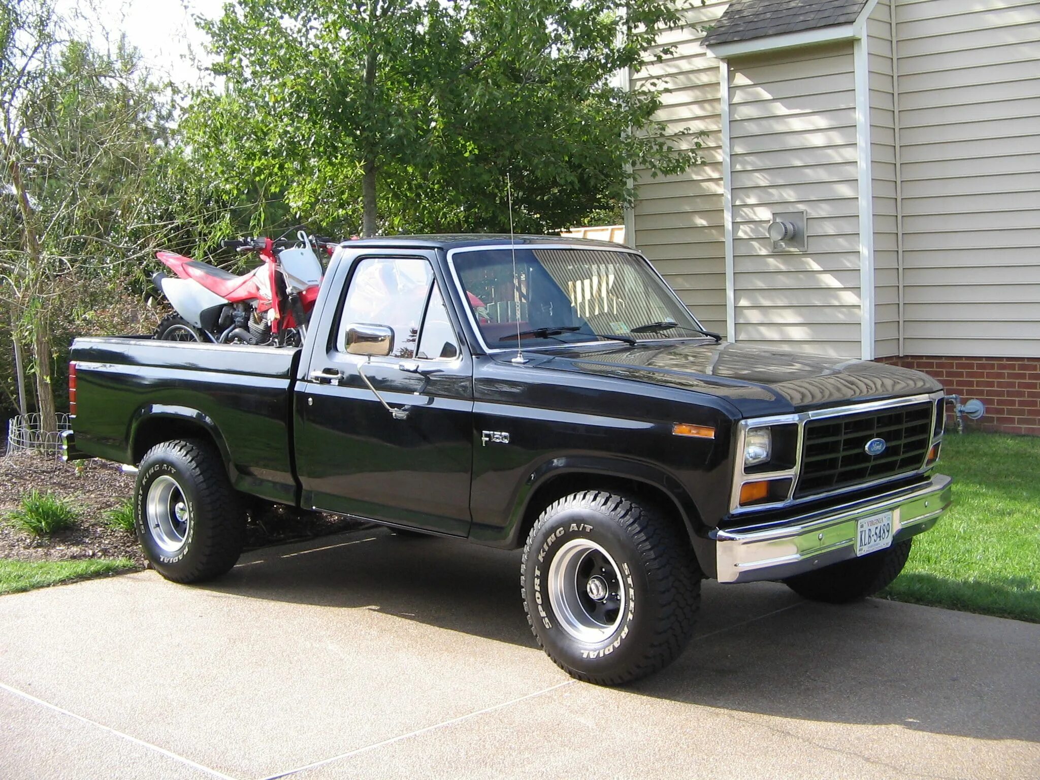 Недорогой пикап бу. Форд ф 150 1984. Форд ф 150 80-х. Ford f150 80. Ford f150 Pickup 1984.