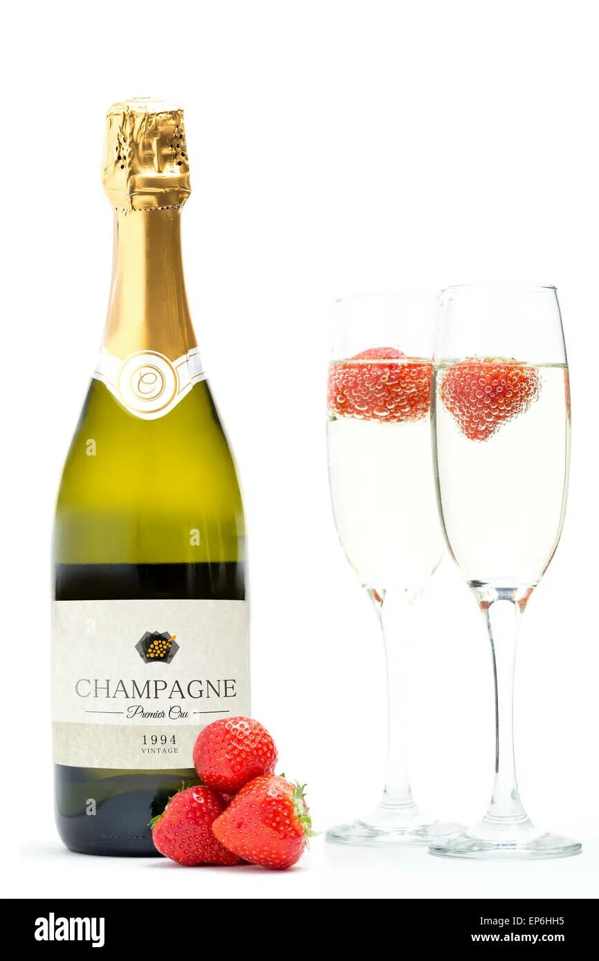 Maison strawberry champagne. Шампанское с клубникой. Шампанское более. Шампанское с клубникой картинки. Бутылка шампанского и клубника фон.