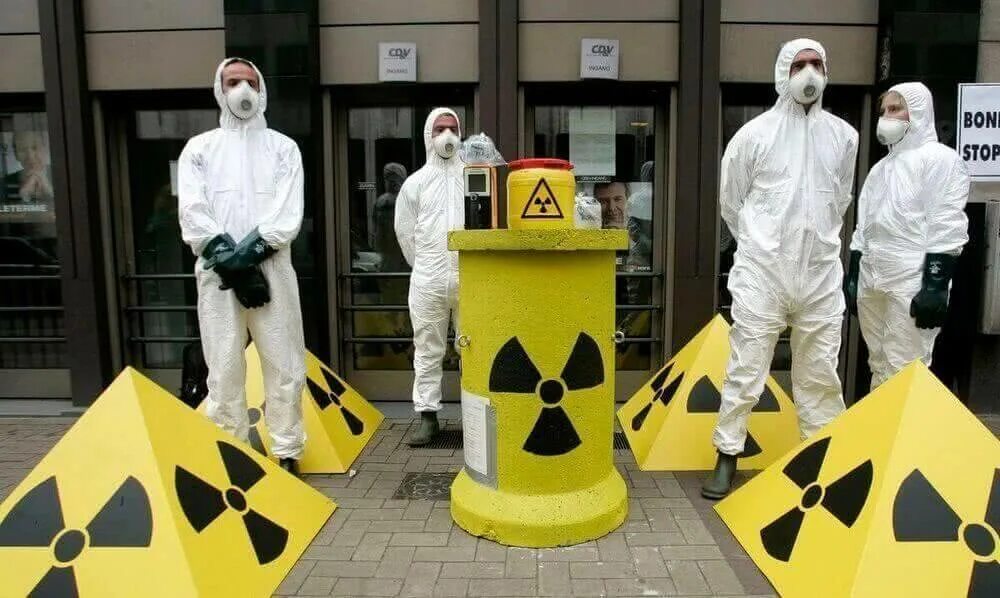 ядерные бочки. отходы аэс. утилизация ядерных отходов. отходы аэс. захоронение ядерных отходов.