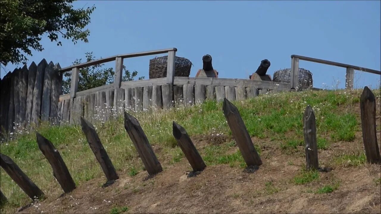 Александровская (Усть-Лабинская) крепость. Крепость Усть Лабинск. Суворовская крепость в Усть-Лабинске. Усть Лабинск музей крепость.