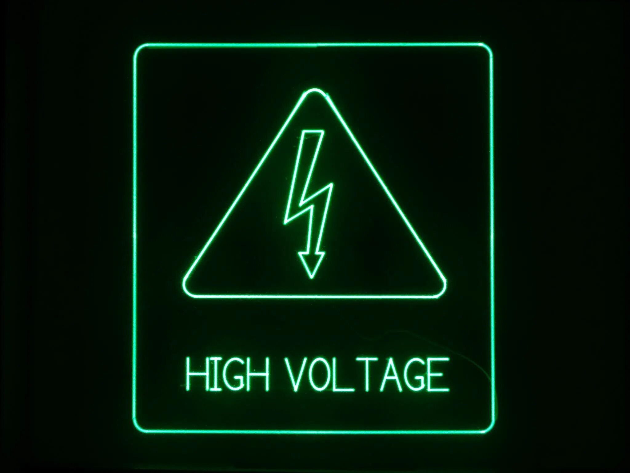 Хай ток. High Voltage. Значок High Voltage. Высокое напряжение. Обои High Voltage.