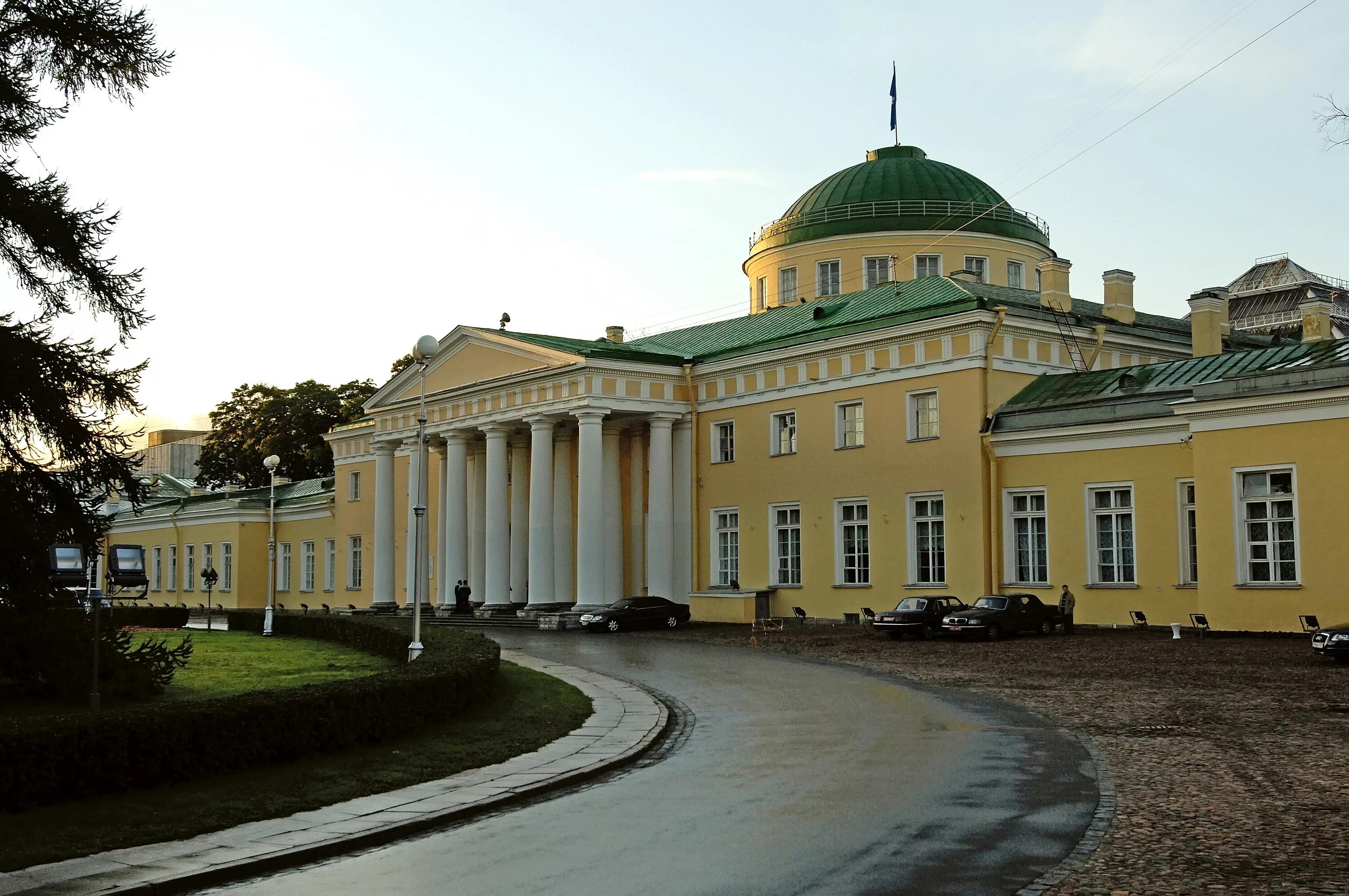 Петербург в стиле классицизма. Таврический дворец в Петербурге (1783-1789),. Таврический дворец Старов. Старов Архитектор Таврический дворец.