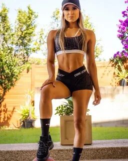 Спортивная 18 летняя 18