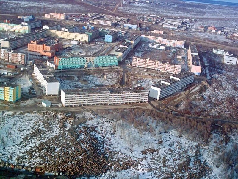 Город айхал. Поселок Айхал Якутия. Поселок Айхал Мирнинский район. Поселок Айхал Мирнинский район Саха Якутия. Мирнинский район, пос. Айхал.