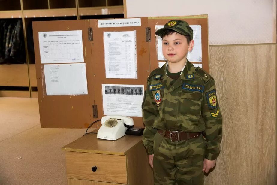 Жизнь армия картинки. Евченко а ф семья военного зеркало армейской жизни. Продлили ли армию