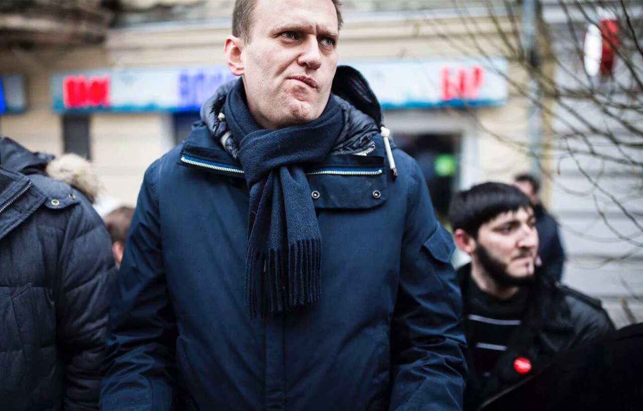 Куртка Навального. Навальный в шарфе. Митинг Навального.