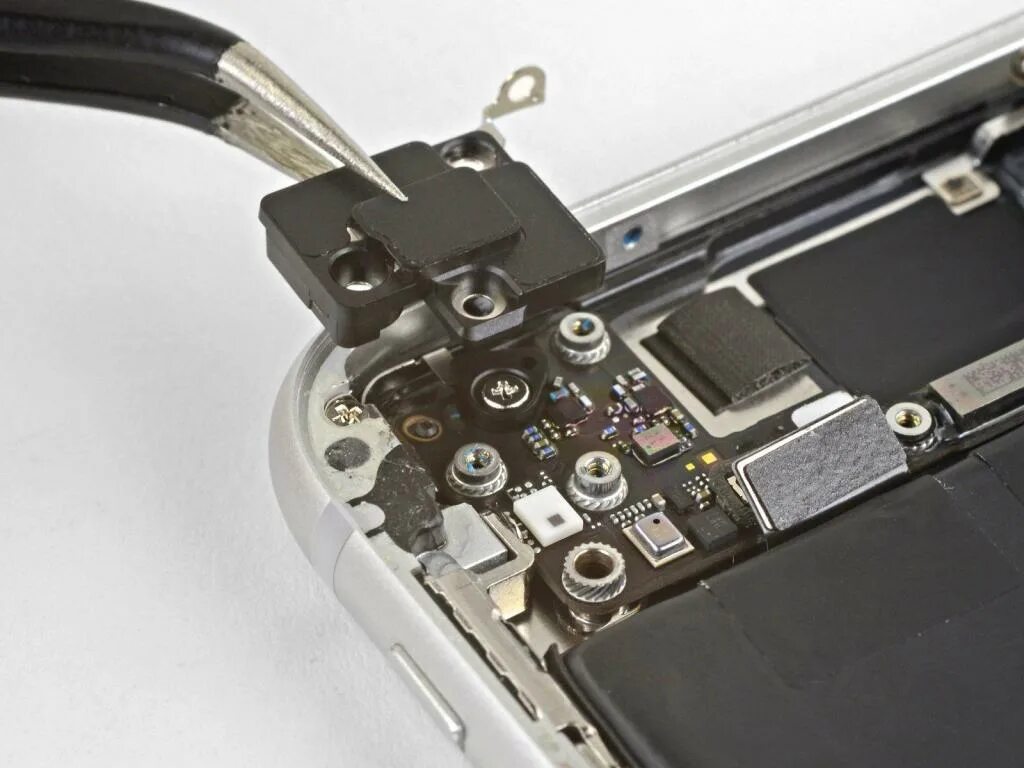 Плохо ловит wifi. Антенна сотовой сети айфон 8. iphone 8 wifi. айфон 8 шлейф нфс. iphone se 2025 антенна wifi.