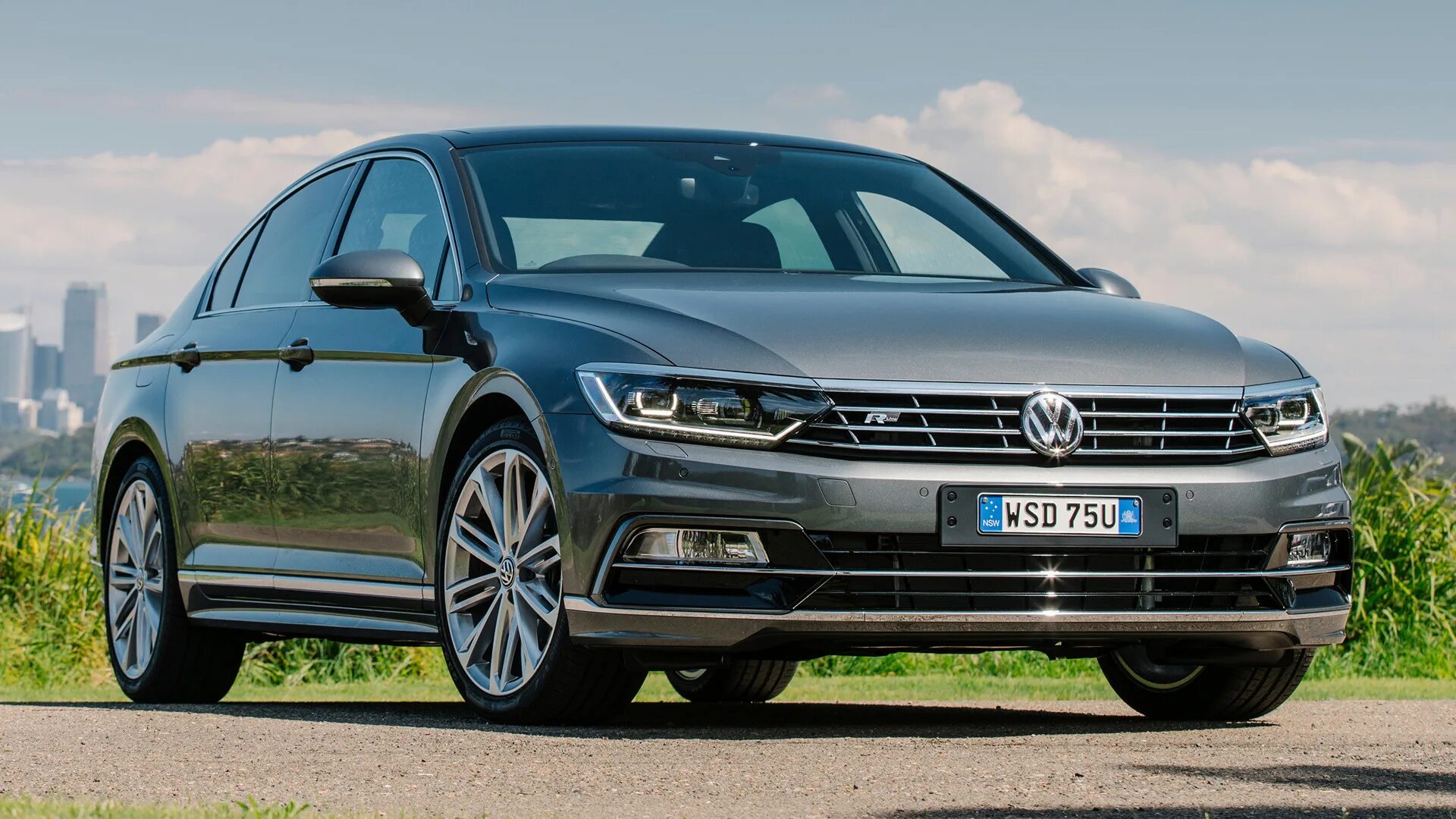 Passat седан. Volkswagen Passat r line 2016. Фольксваген Пассат 2016. Volkswagen Пассат 2016. Новый Фольксваген Пассат b9.