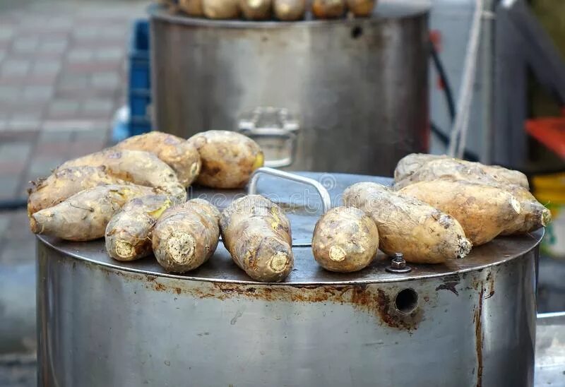 Печь картошку сколько времени. Талаш картошка. Картофель из печи. Картошка на печке. Армянская картошка на печке.