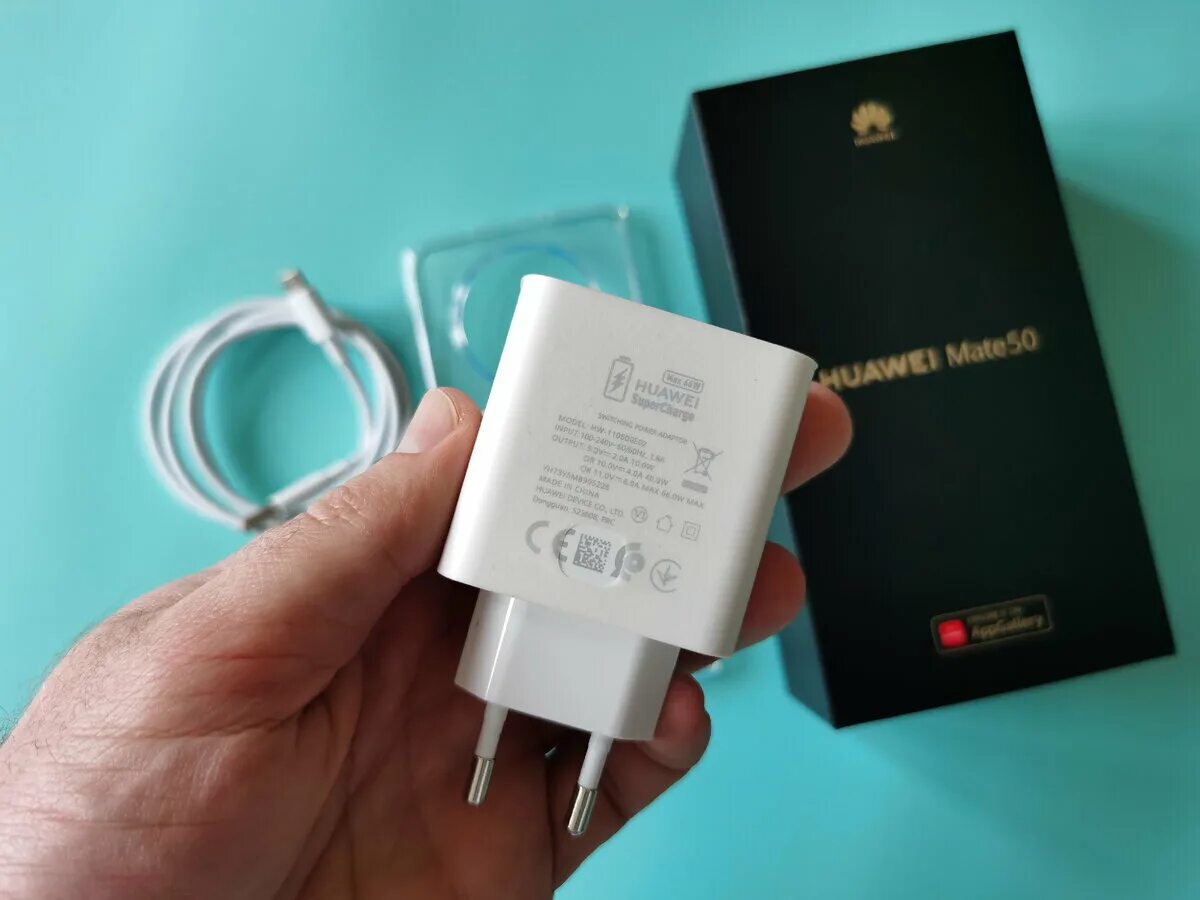 Сравнение mate 50. Хуавей Mate 50 Pro. Huawei Mate 50 комплектация. Хуавей мате 50 про камера. Huawei Mate 60 Pro комплектация.