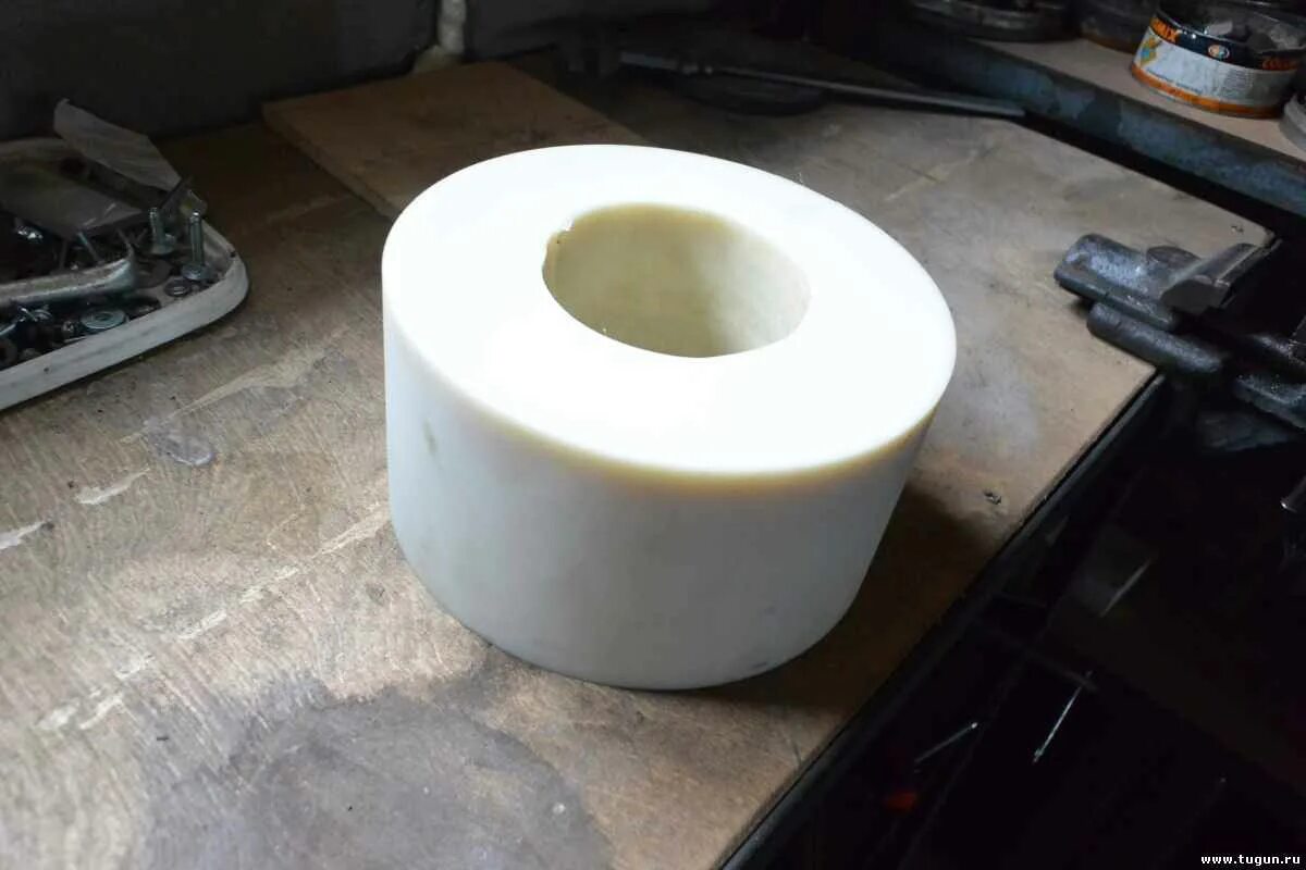 Капролоновый бочонок для отжима масла. Капролоновый бочонок. Капролоновый бочонок. Бочонок из капролона для отжима масла. Капролоновый бочонок для отжима масла.