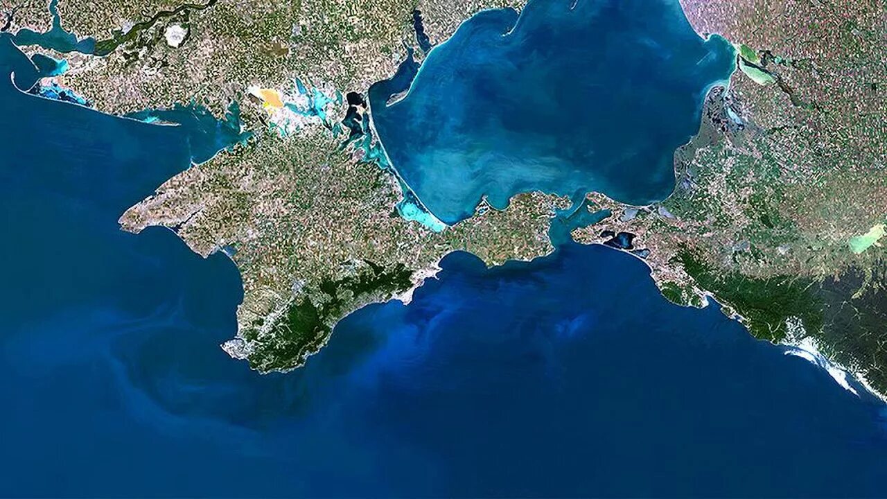 Полуостров крым из космоса. Бухты севастополь спутник. Космический снимок севастополь. Космический снимок крымского полуострова. Крымский полуостров снимок из космоса.