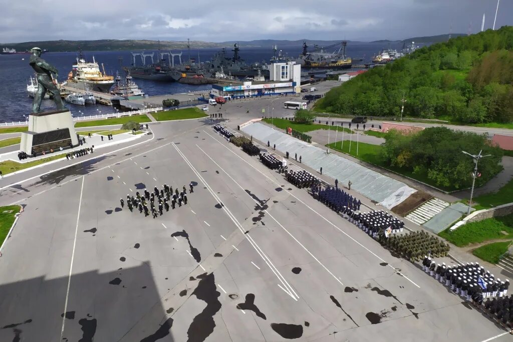 Площадь прим. Штаб северного флота североморск. приморская площадь североморск. главный штаб северного флота североморск. день вмф североморск 2025.