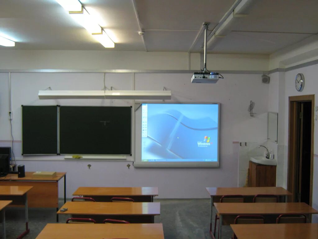 интерактивная доска mimio board. мультимедийное оборудование для школы. Digital board in classroom. интерактивные доски в образовании. интерактивное оборудование для школ.