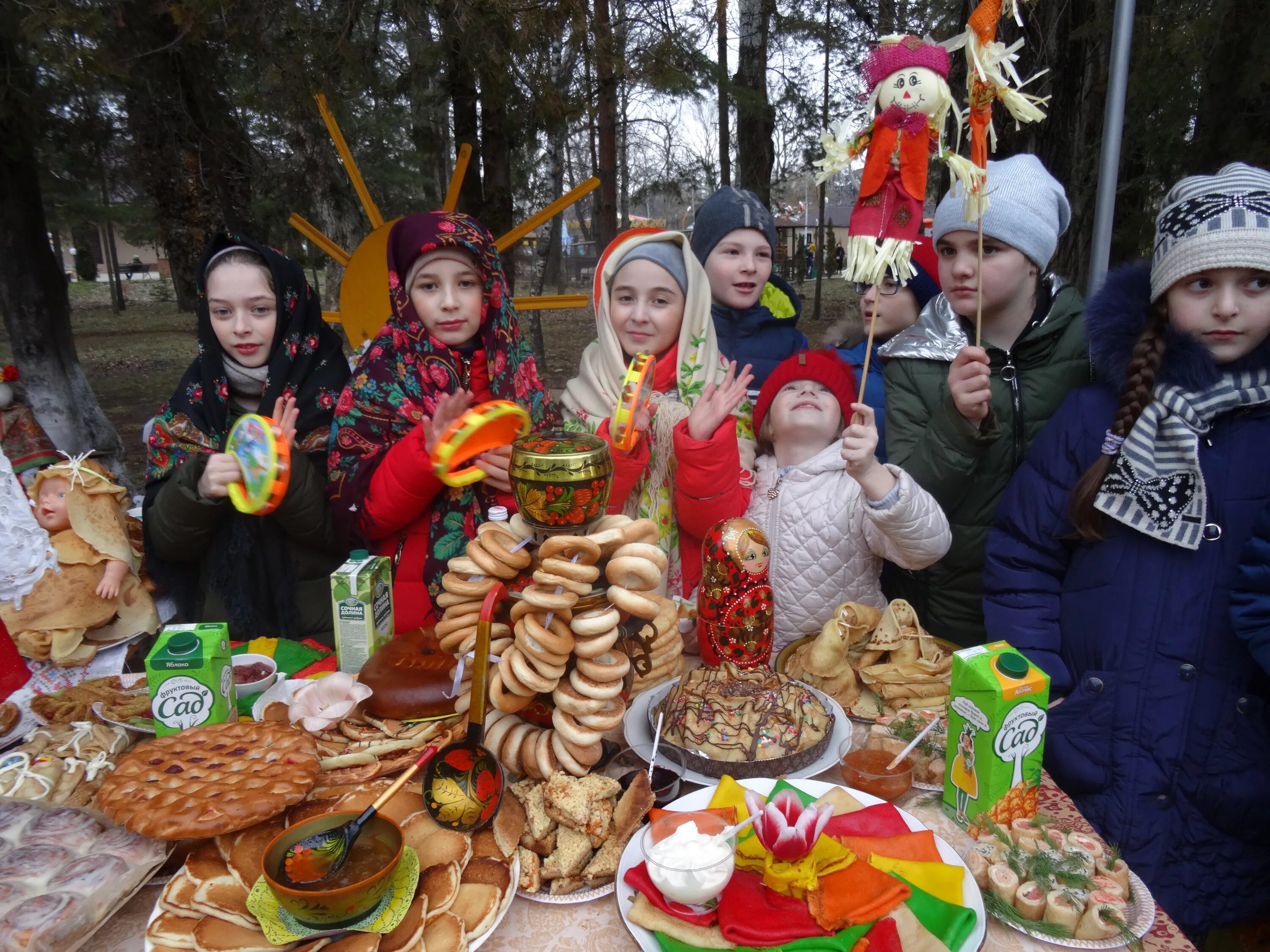 Масленичная ярмарка в школе. Масленица Кызыл. Ярмарка в честь Масленицы в школе. Масленица Тыва. Школьная ярмарка на масленицу