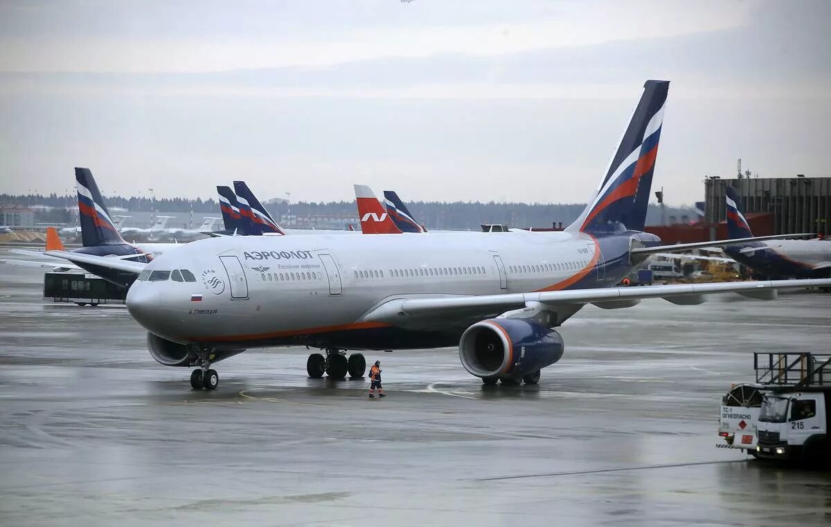 Самолет su. Боинг 737 аэрофлот. боинг 777 аэрофлот в шереметьево. аэрофлот самолет su1898. су 1138 аэрофлот.