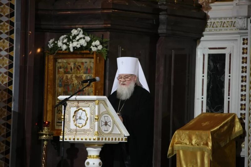 Патриарх кирилл и митрополит амвросий. Избрание патриарха кирилла 2009. Избрание патриарха кирилла 2009. Избрание патриарха кирилла. Патриарший престол в москве.