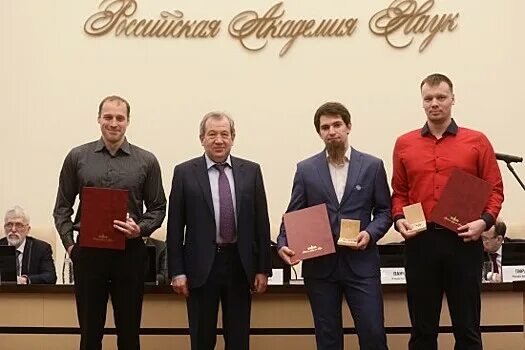 Медаль ран 2024. Медаль ран 2024. Конкурс медаль ран. Bitsa run медаль. Суперстар медаль.