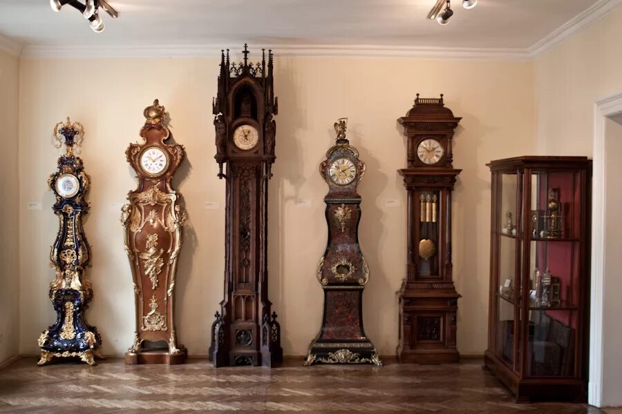 старинные часы. механические часы музей. музеи старинных часов. часы музей. музей часов клайпеда.