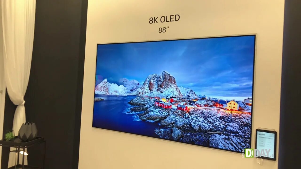 Телевизор lg haier. Лж олед 32. LG OLED 2000x2000. Телевизор OLED LG oled88z29la. Монитор LG OLED 45.