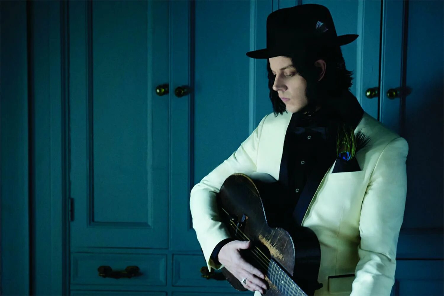Jack white no name. Jack white. джек уайт в шляпе. jack white lp. джек уайт вампир.