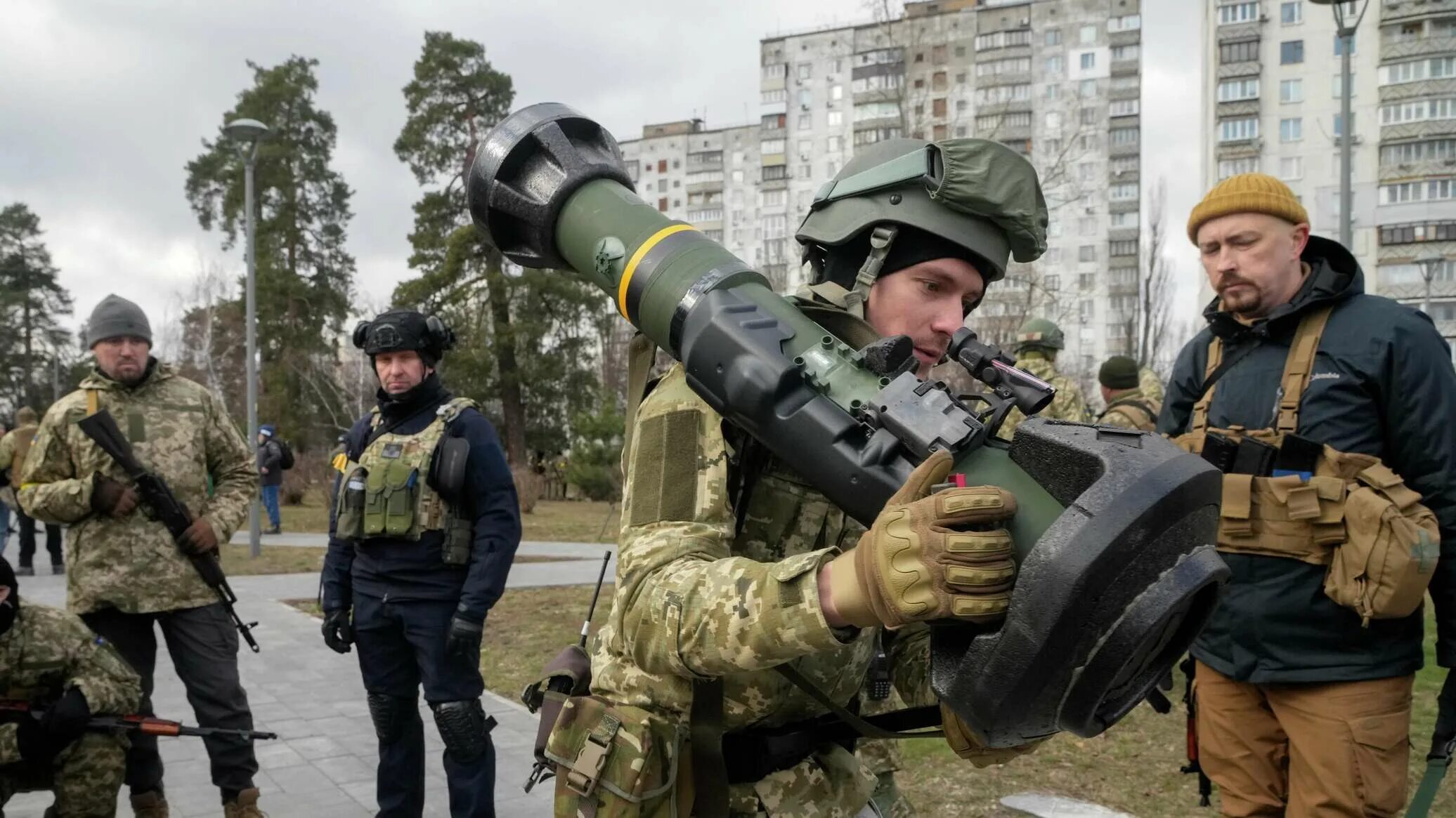 Украинцы отступают. Шведский ПТРК Nlaw. Вооружение ВСУ. Оружие армии Украины.