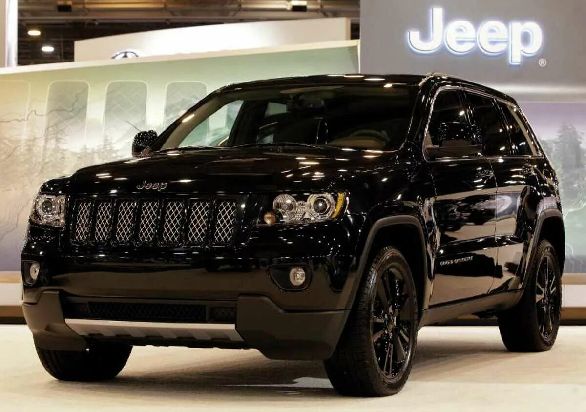 Машина джип черная. Jeep Grand Cherokee 2015 черный. Додж черный джип 2022г. Jeep Grand Cherokee 2017 черный. Onyx машина джип.