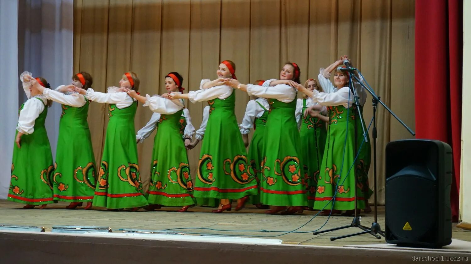 Сайт даровской средней. Школа пгт Даровской. КОГОБУ СОШ пгт Даровской. Даровской РЦКИД. Даровской районный центр культуры и досуга.