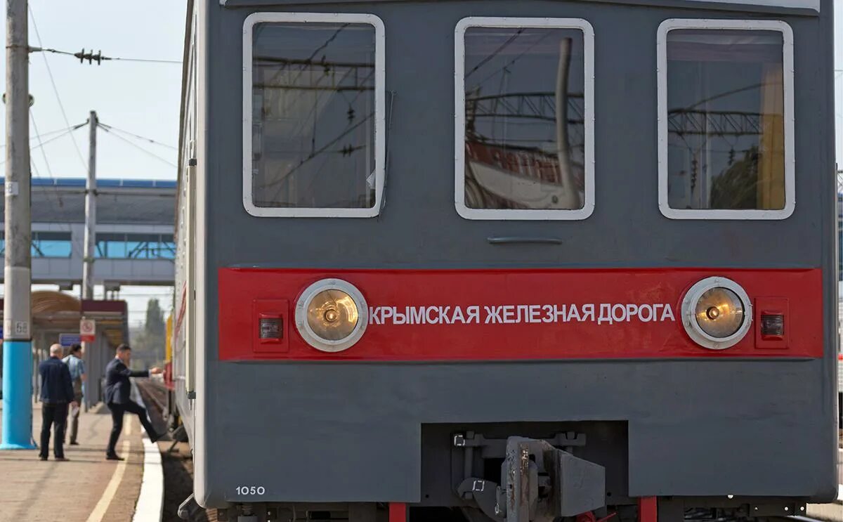 Таврида билеты на поезд в крым. Поезд Москва Симферополь. Поезд в Крым. Поезд Москва Крым. КЖД Таврия.