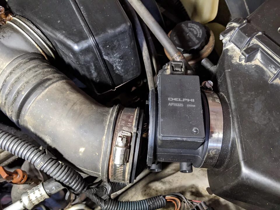 Где находится датчик массового Правильная чистка MAF датчика Mazda CX-7, 2,3 л, 2010 года своими руками DRIVE