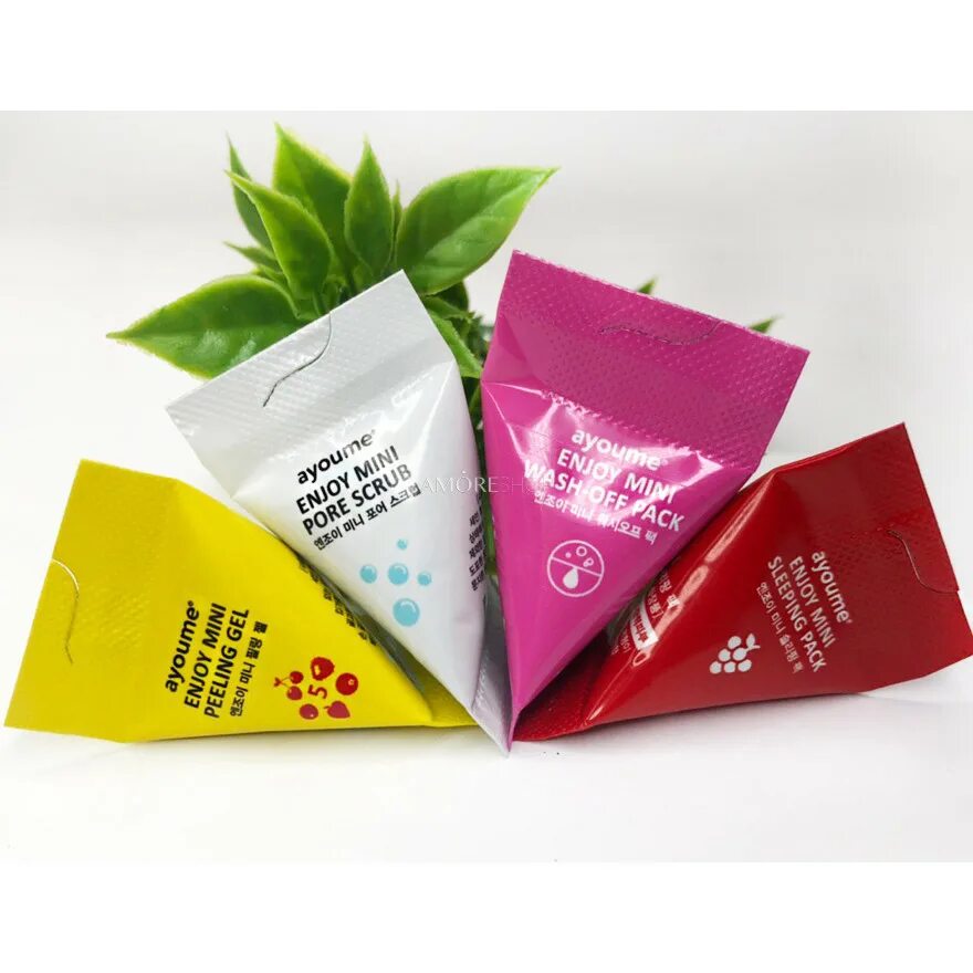 треугольные маски для лица. треугольные маски для лица. пилинг ayoume enjoy mini peeling. маска для лица в треугольной упаковке. Etude house baking powder crunch pore scrub (tube) 200g.