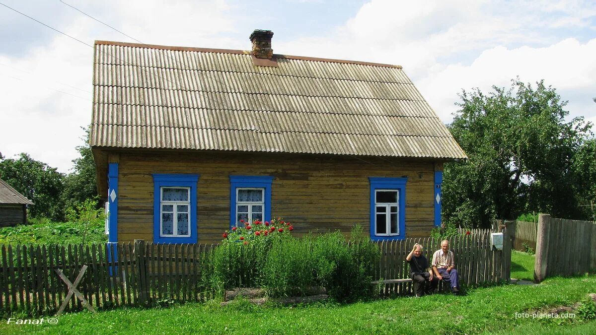 Сколько стоит деревня. Ельский р-н д Богутичи. Гомельская область Богутичи. Беларусь Богутичи улица Комсомольская. Ельск д движки купить дом.