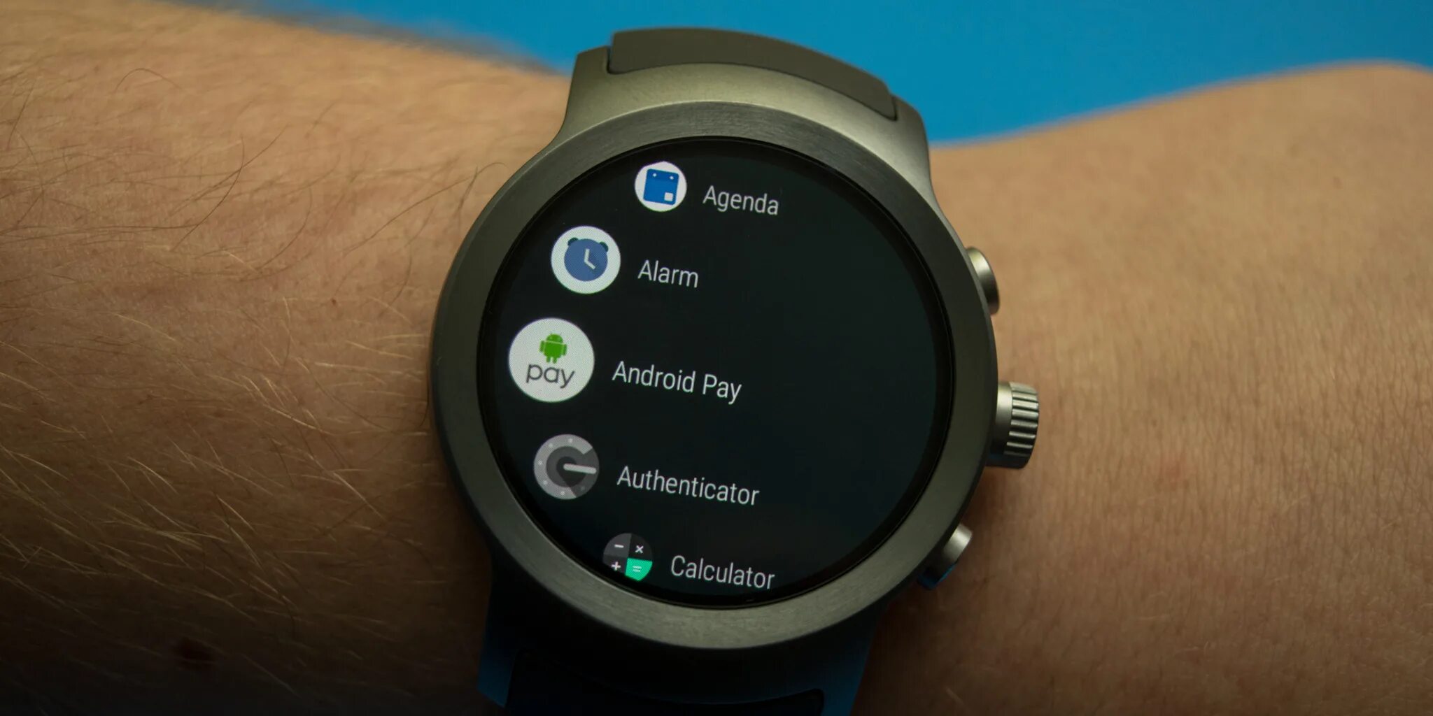 Android watch os. Смарт часы с нфс модулем. смарт часы с nfs. android wear. часы nfc android pay.