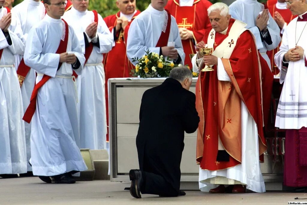 Какого числа католическая в 2025. Евхаристия в католической церкви. евхаристия у католиков. католическая месса евхаристия монастырь. таинство евхаристии у католиков.