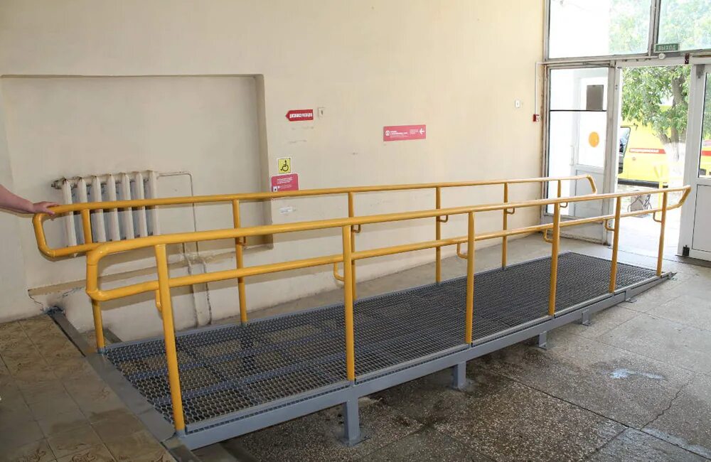 тактильная плитка для маломобильных групп населения. 12 мгн. лестничный подъемник для инвалидов stairmax. ширина между поручнями мгн. пандус для мгн.