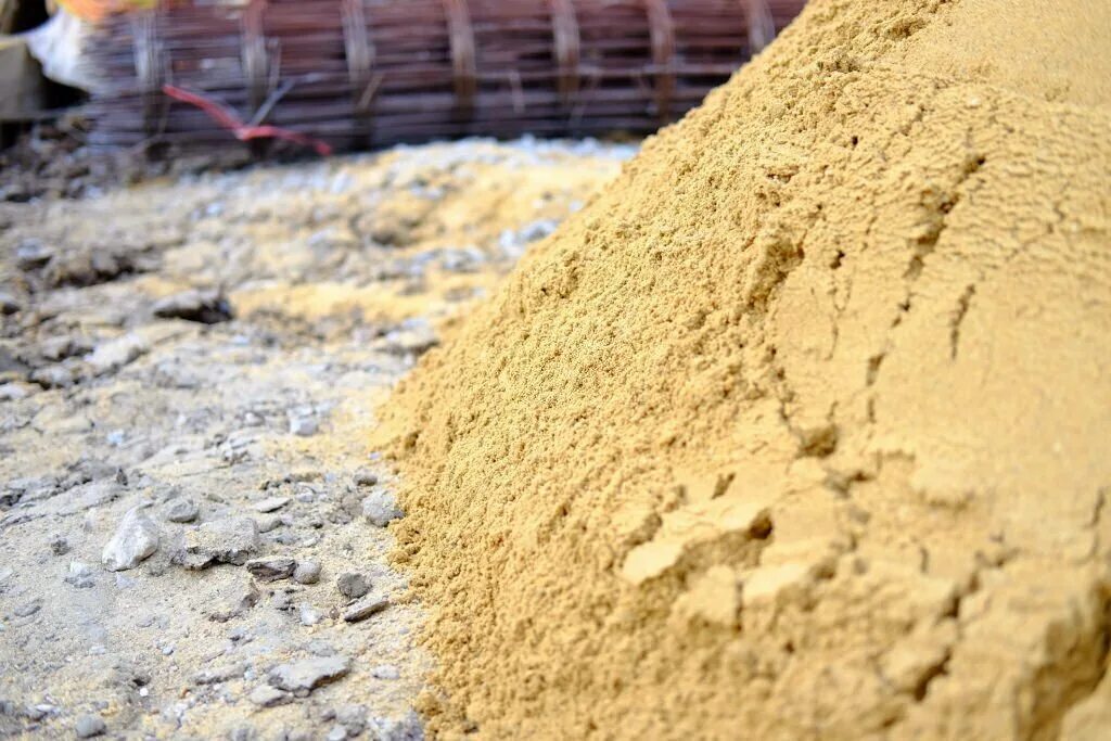 песок тип 1. песок сеяный. речной песок и опилки как разделить растворение. песок намывной. типа строительного песка.