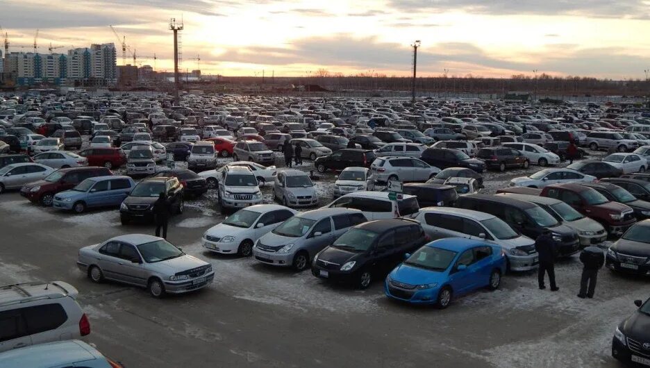 Авторынок в кызыле. Авторынок Барнаул. Новосибирский авторынок. Автобарахолка Барнаул. Авто рынок Новосибирский.