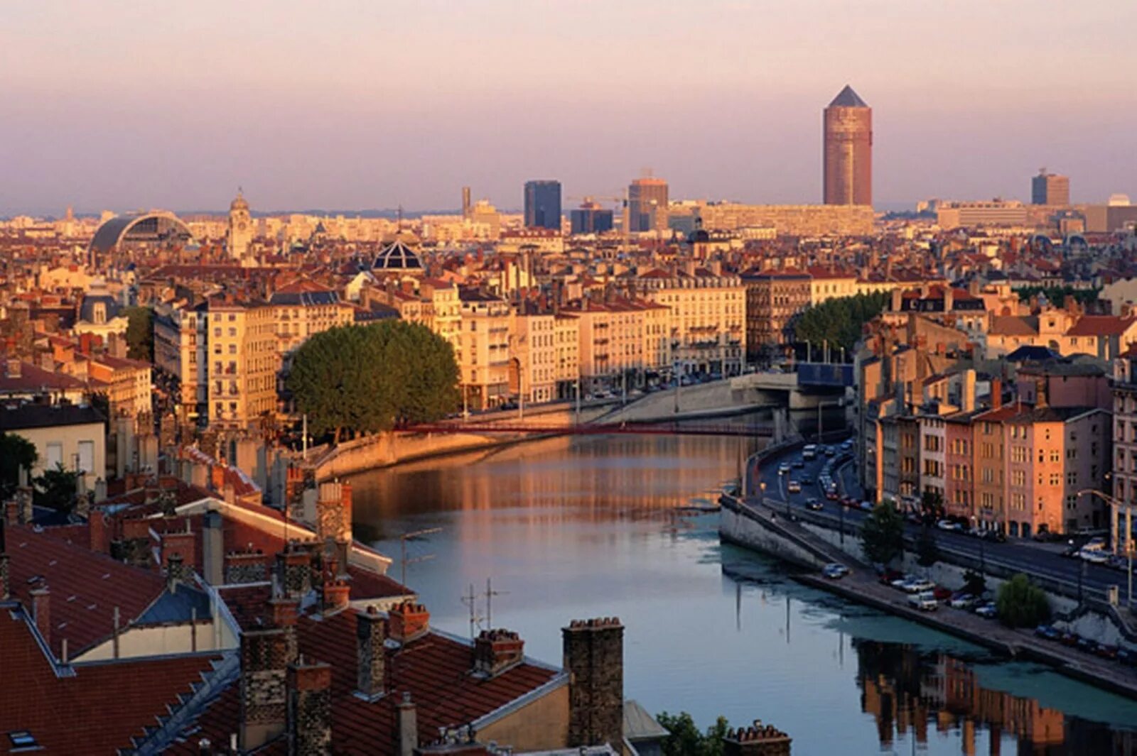 Города франции. Лион, город во франции. lyon город во франции. леон франция. лион франция регион.