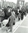 1 мая старые фото. Первомай 1959 Москва. Первомай 1985. Демонстрация 1 мая 1985 года. Первомайская демонстрация 1985.